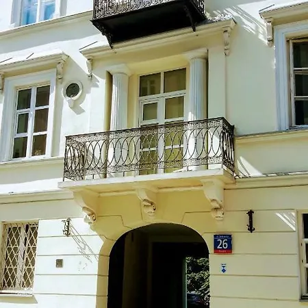 Marta Old Town Apartman *